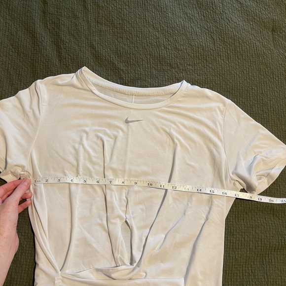 Nike White Short Sleeve T-Shirt - Picture 3 of 6